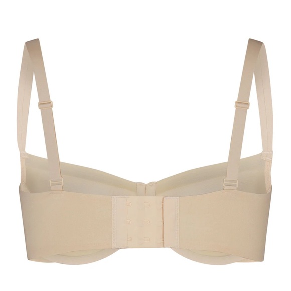 SKIMS No Show Unlined Balconette Bra - Picture 7 of 9